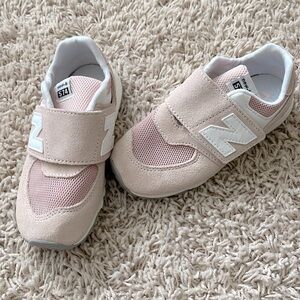 Brand new Toddler girl New Balance 574 sneakers!